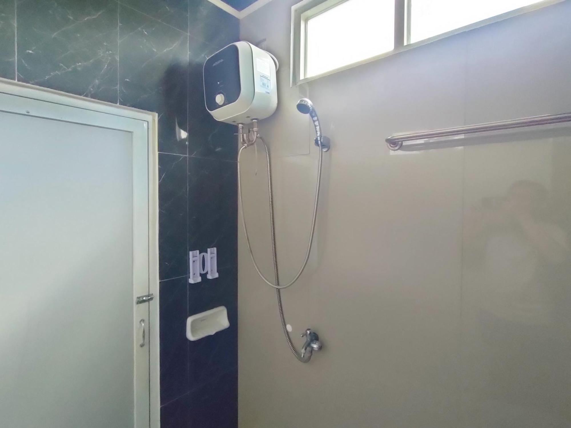 Reddoorz Syariah Near Stasiun Wates Wates (Yogyakarta) Exterior foto