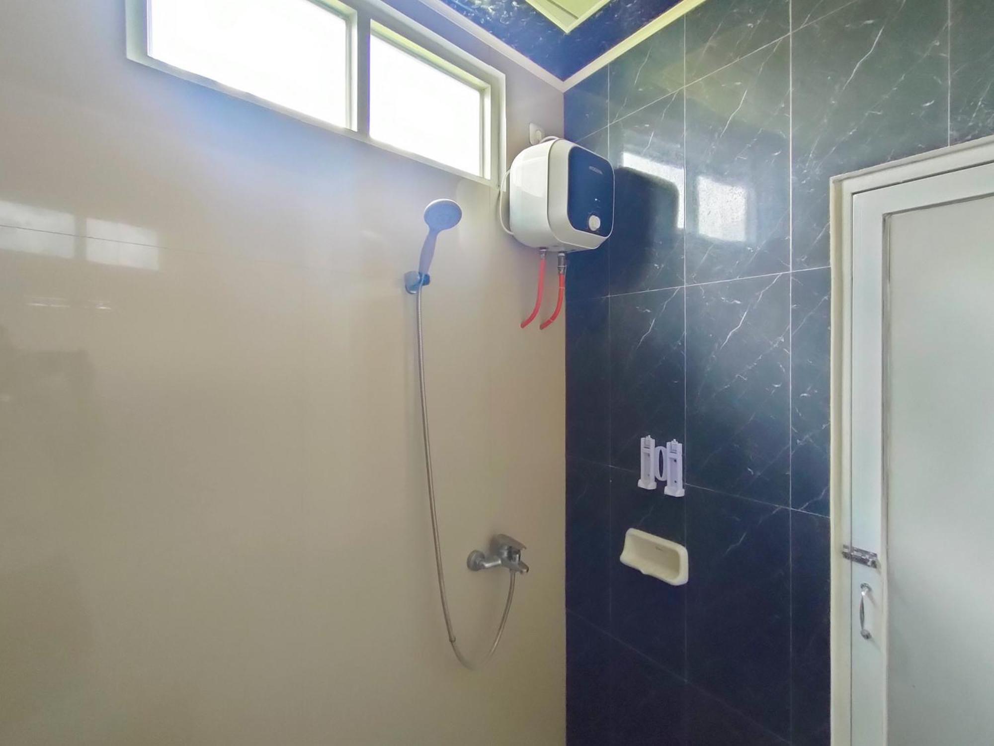 Reddoorz Syariah Near Stasiun Wates Wates (Yogyakarta) Exterior foto